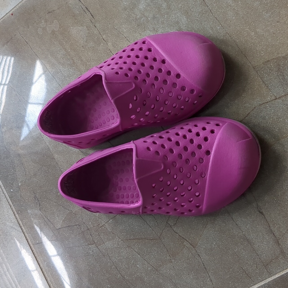Toms size 7